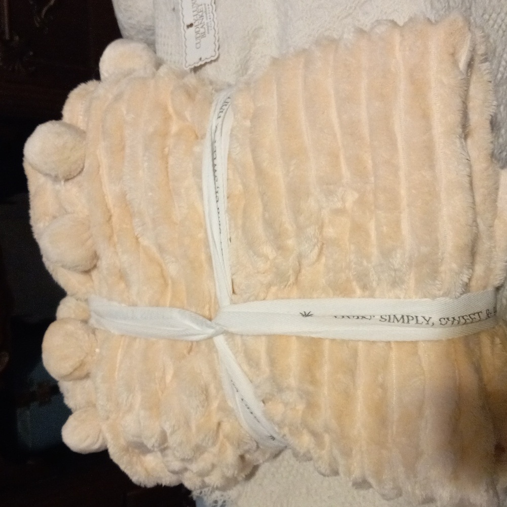 CUDDLY-LUXE blanket from Simply Southern